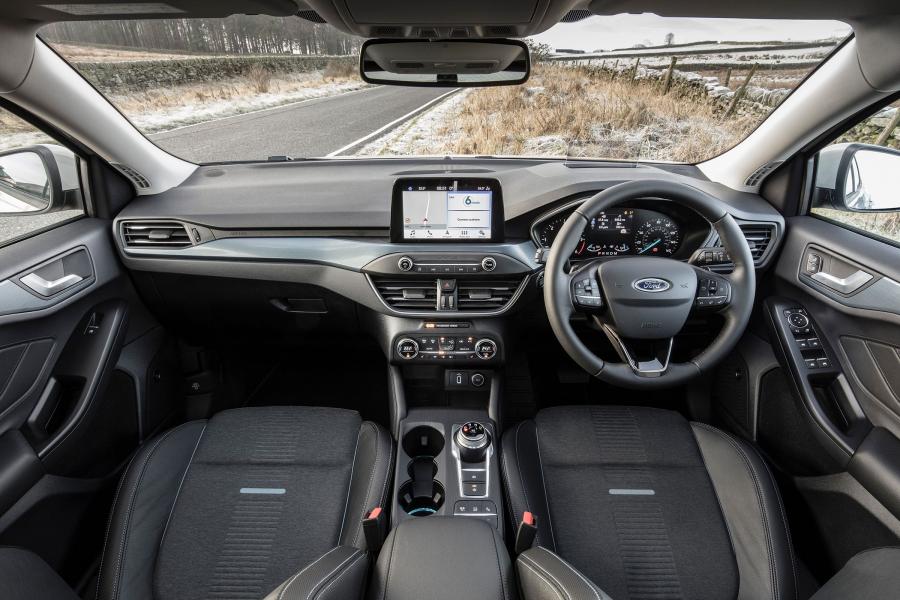 Торпедо Ford Focus Active 2019 года  (UK) (фото 12 из 14)